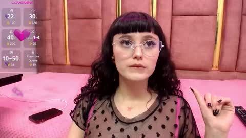 Snapshot of mxlvixje chatting on 09.25.25 SOFIA online show from 09.25.25