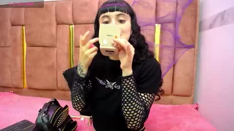 Snapshot of mxlvixje chatting on 11.05.25 SOFIA online show from 11.05.25