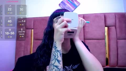 Snapshot of mxlvixje chatting on 11.12.25 SOFIA online show from 11.12.25