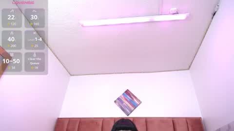 Snapshot of mxlvixje chatting on 11.28.25 SOFIA online show from 11.28.25