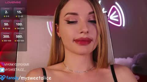 Snapshot of my__sweet__alice chatting on 03.05.25 mysweetalice online show from 03.05.25
