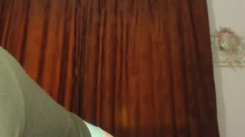     sara      i know you love me xoxox     online show from 09.24.25