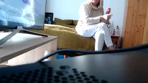 Snapshot of mya_kane chatting on 11.25.25 Mia kane online show from 11.25.25