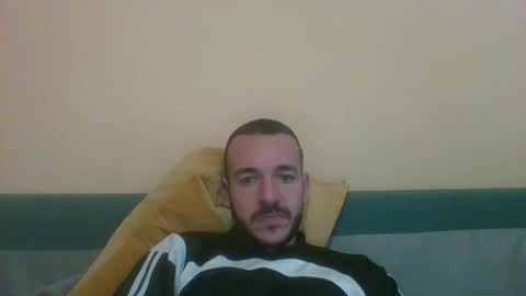 seansyee1993 online show from 10.25.25