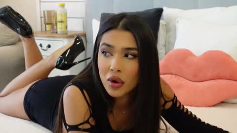 Snapshot of myamuse chatting on 10.20.25 MyaMuse online show from 10.20.25