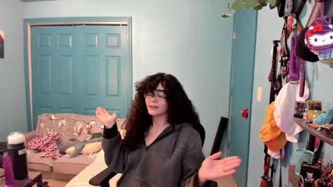 Snapshot of myceliummouse chatting on 01.11.26 Grace online show from 01.11.26
