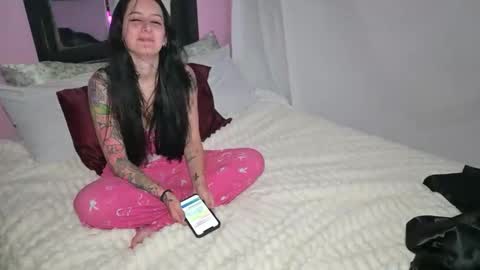 Snapshot of mycreamydreams chatting on 04.29.26 mycreamydreams online show from 04.29.26