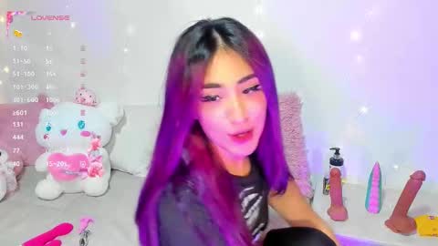 Snapshot of myeong_ chatting on 10.11.25 online show from 10.11.25