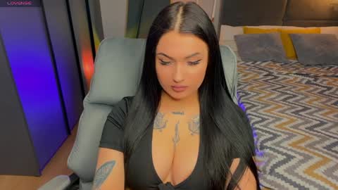 Snapshot of mygoddesshecate chatting on 04.11.26 Hecate online show from 04.11.26