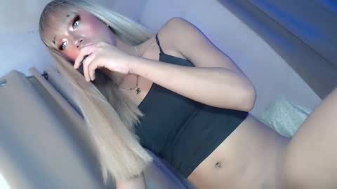 Snapshot of mykaliciousness chatting on 11.01.25 mykaliciousness online show from 11.01.25