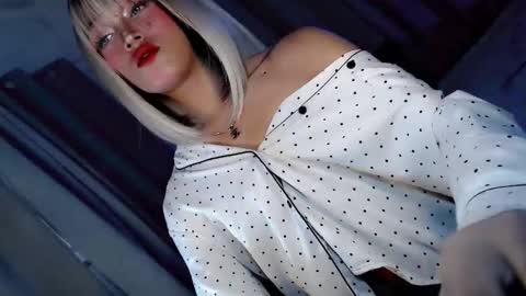 Snapshot of mykaliciousness chatting on 11.19.25 mykaliciousness online show from 11.19.25