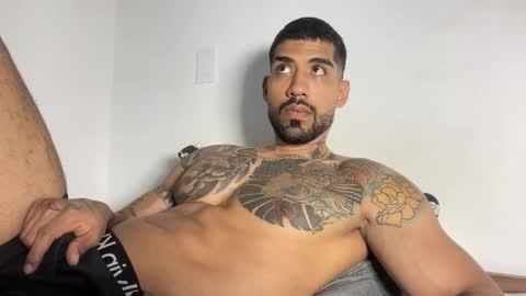 Myke esthetic online show from 10.15.25