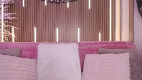 Snapshot of myladreams_ chatting on 10.18.25 Myla  online show from 10.18.25