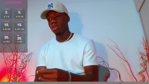 Snapshot of mylowallacee chatting on 12.18.24 Mylo Wallace online show from 12.18.24