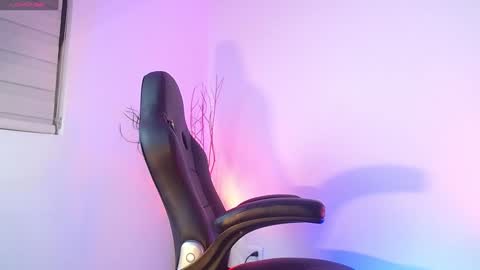 Snapshot of mylowallacee chatting on 01.18.25 Mylo Wallace online show from 01.18.25