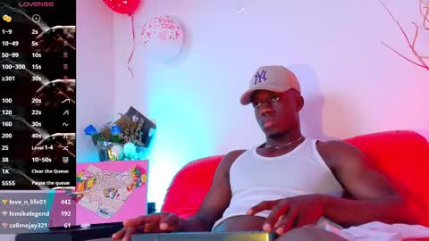 Snapshot of mylowallacee chatting on 03.06.25 Mylo Wallace online show from 03.06.25