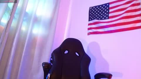 Snapshot of mylowallacee chatting on 10.29.25 Mylo Wallace online show from 10.29.25