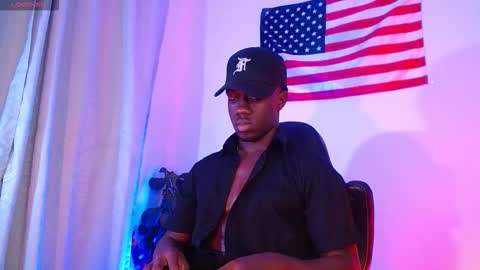 Snapshot of mylowallacee chatting on 11.01.25 Mylo Wallace online show from 11.01.25