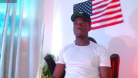 Snapshot of mylowallacee chatting on 11.15.25 Mylo Wallace online show from 11.15.25