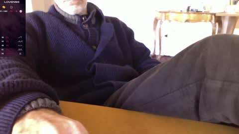 Bi sexy guy lovense hush is on private is open or password show tip if you like. online show from 01.03.25