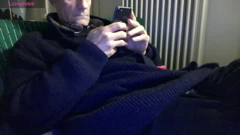 Bi sexy guy lovense hush is on private is open or password show tip if you like. online show from 01.04.25