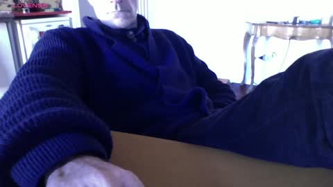 Bi sexy guy lovense hush is on private is open or password show tip if you like. online show from 01.18.25