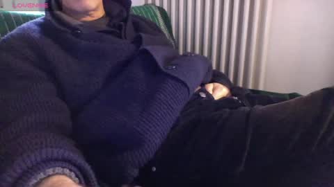 Bi sexy guy lovense hush is on private is open or password show tip if you like. online show from 02.05.25