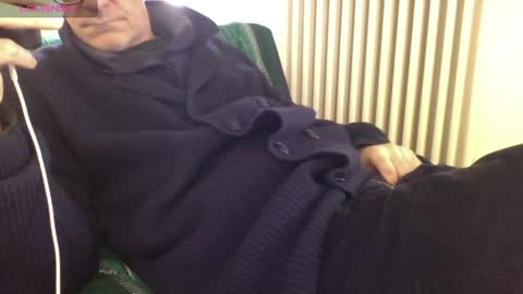 Bi sexy guy lovense hush is on private is open or password show tip if you like. online show from 02.24.25