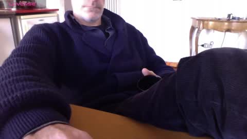 Bi sexy guy lovense hush is on private is open or password show tip if you like. online show from 03.11.25