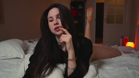 Snapshot of mynaughtynights chatting on 02.05.25 Sima online show from 02.05.25