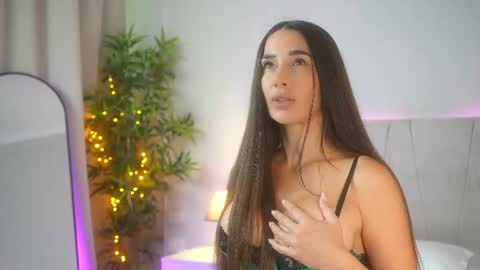 Snapshot of myriamfox_ chatting on 07.29.26 Miryam online show from 07.29.26