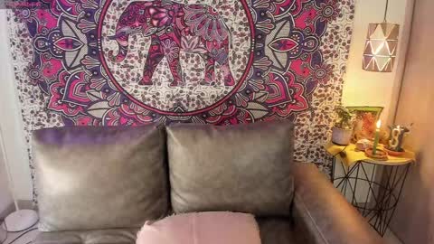 S A R A online show from 01.08.25