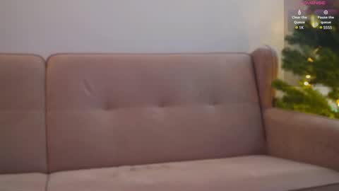 Snapshot of mysterious_ariel_ chatting on 12.28.24 Ariel online show from 12.28.24