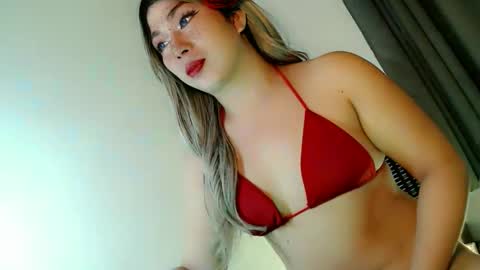 Snapshot of mysterious_kim chatting on 12.14.25 kimmy online show from 12.14.25