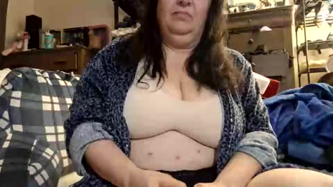 Snapshot of mysteriouswoman18 chatting on 12.01.25 mysteriouswoman18 online show from 12.01.25