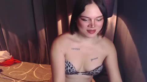 Snapshot of mysteryman_xxx chatting on 02.23.25 UR GIRL NEXTDOOR online show from 02.23.25