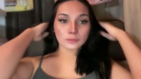 UR GIRL NEXTDOOR online show from 04.19.26