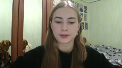 Snapshot of mysticemeli chatting on 10.13.25 Emelie online show from 10.13.25