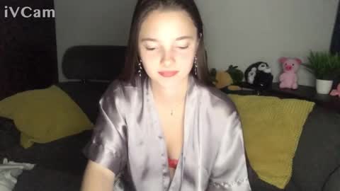 Snapshot of mysticrose_ chatting on 10.31.25 Leya online show from 10.31.25