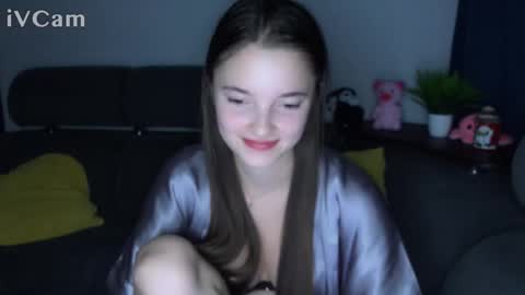 Snapshot of mysticrose_ chatting on 11.01.25 Leya online show from 11.01.25