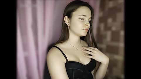 Snapshot of mysticrose_ chatting on 02.24.26 Leya online show from 02.24.26