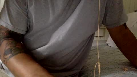 Snapshot of mywi11yisbiggy chatting on 02.16.25 str8 dom alphaAsian Daddy type. sorry not bi or  curious but i dont judgediscrimenate. online show from 02.16.25