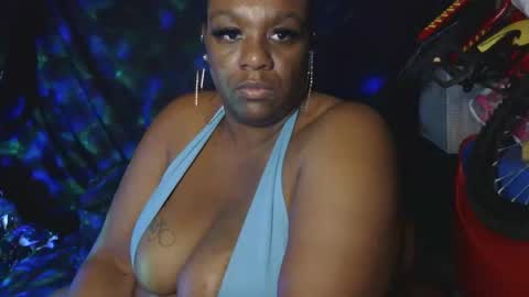 Snapshot of mzthundabootie chatting on 12.16.25 mzthundabootie online show from 12.16.25