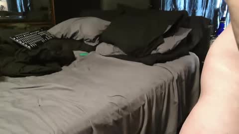 Snapshot of n3v3rpanic1 chatting on 01.08.25 SnackPants online show from 01.08.25