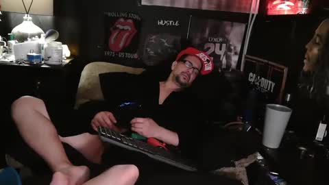 Snapshot of n3v3rpanic1 chatting on 01.11.25 SnackPants online show from 01.11.25