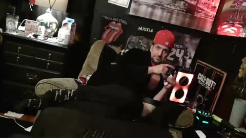 Snapshot of n3v3rpanic1 chatting on 01.19.25 SnackPants online show from 01.19.25