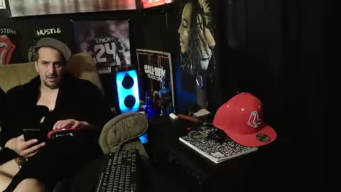 Snapshot of n3v3rpanic1 chatting on 01.21.25 SnackPants online show from 01.21.25