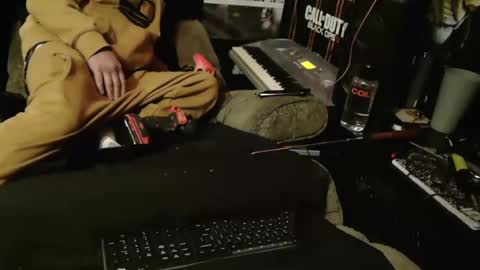 Snapshot of n3v3rpanic1 chatting on 01.22.25 SnackPants online show from 01.22.25