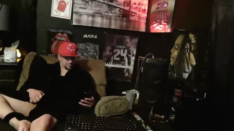 Snapshot of n3v3rpanic1 chatting on 01.27.25 SnackPants online show from 01.27.25