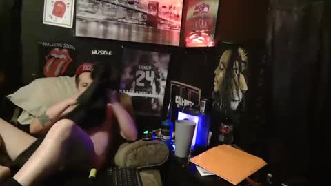 Snapshot of n3v3rpanic1 chatting on 01.28.25 SnackPants online show from 01.28.25